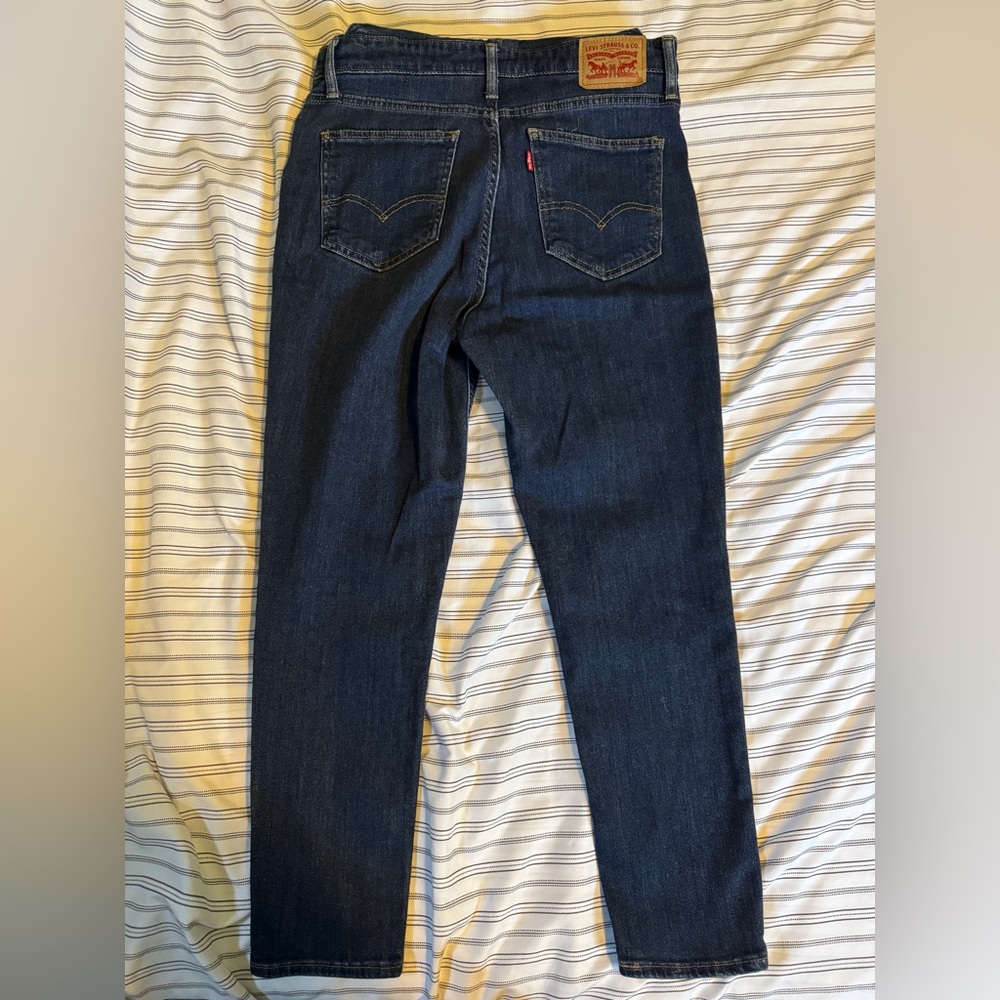 EUC Women’s Levi’s Dark Denim Overalls - Picture 6 of 6